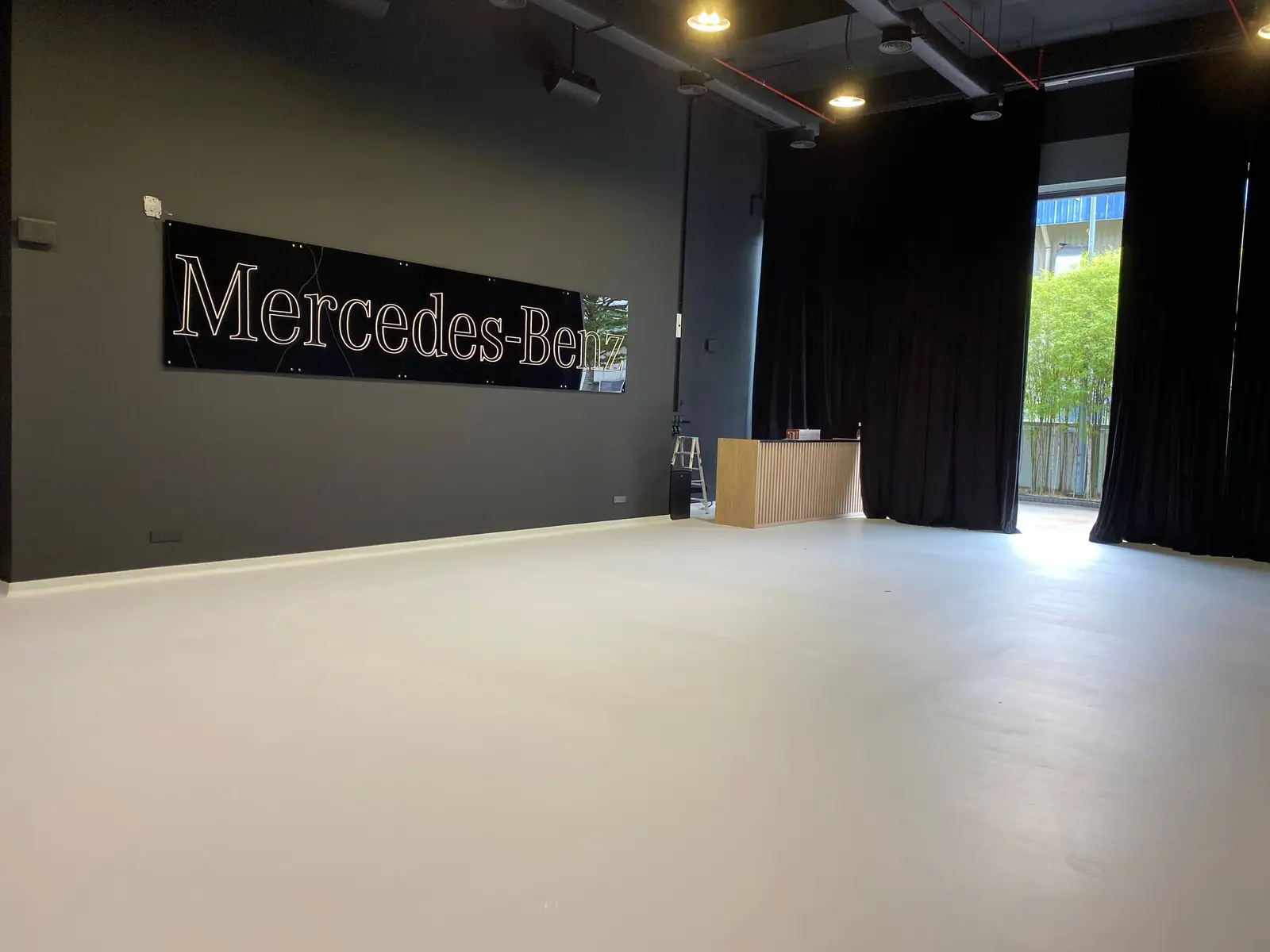 Mercedes Benz - photo 2 by Sun Synergy Contracts
